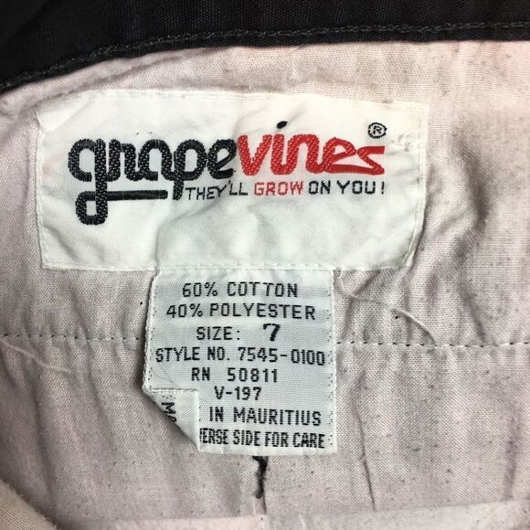 Vintage Grape Vines Black Walking Shorts Size 7 - Picture 4 of 4